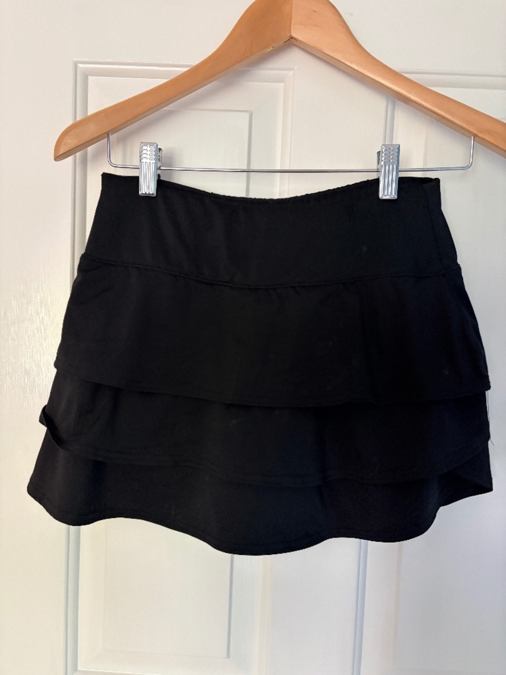 Athleta XS women's 3 ruffle tennis skort black size XS